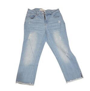 Casual Light Blue Distressed Capris